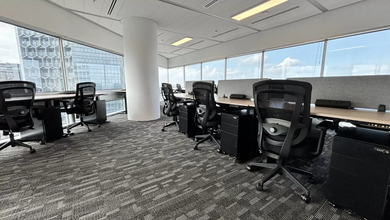 Praivare Office for 18 pax