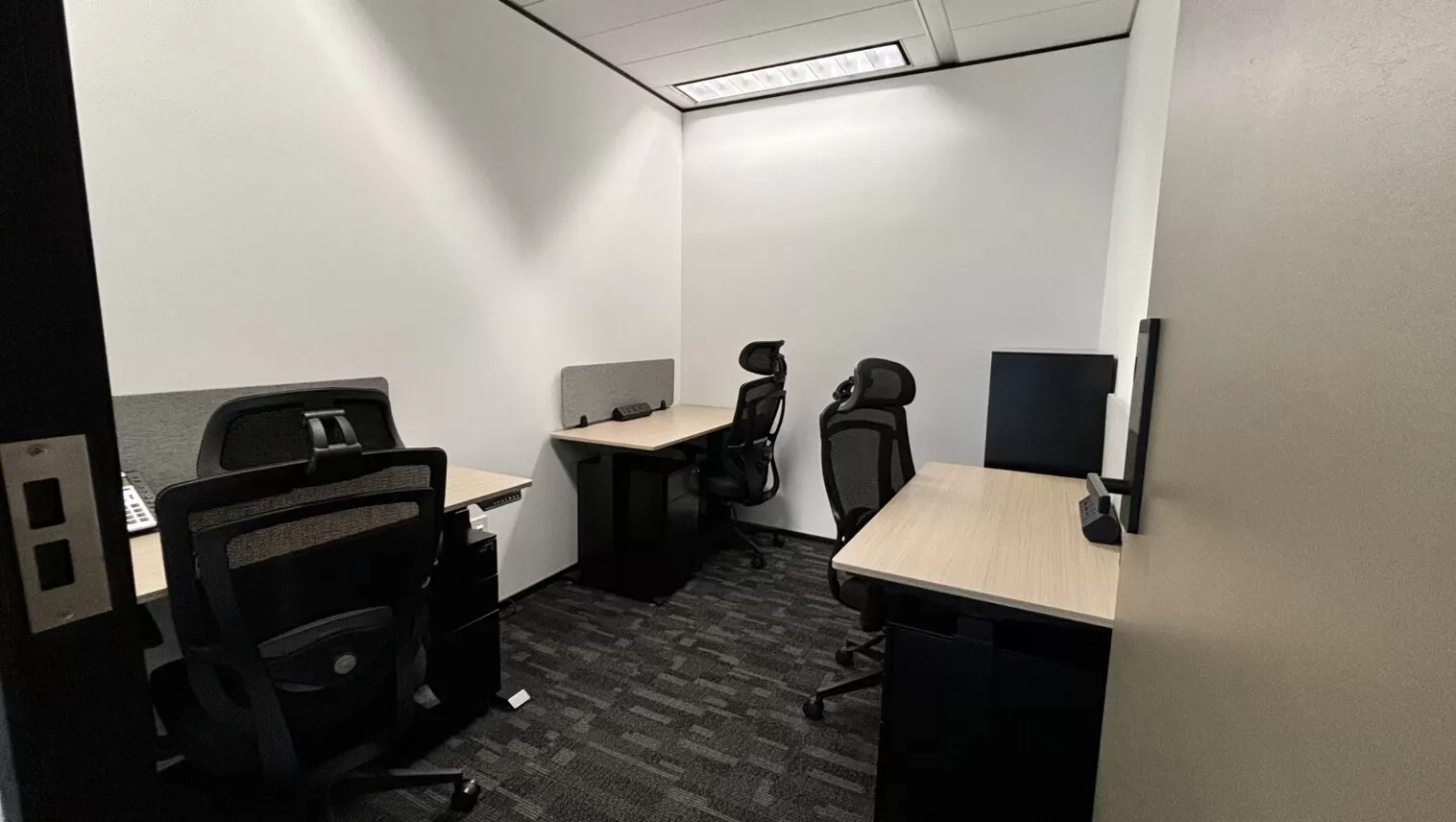 Private Office for 3 pax